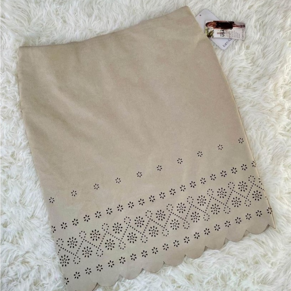 NWT Karen Kane Scallop Faux Suede Skirt | Color: Khaki Cream | Size: S